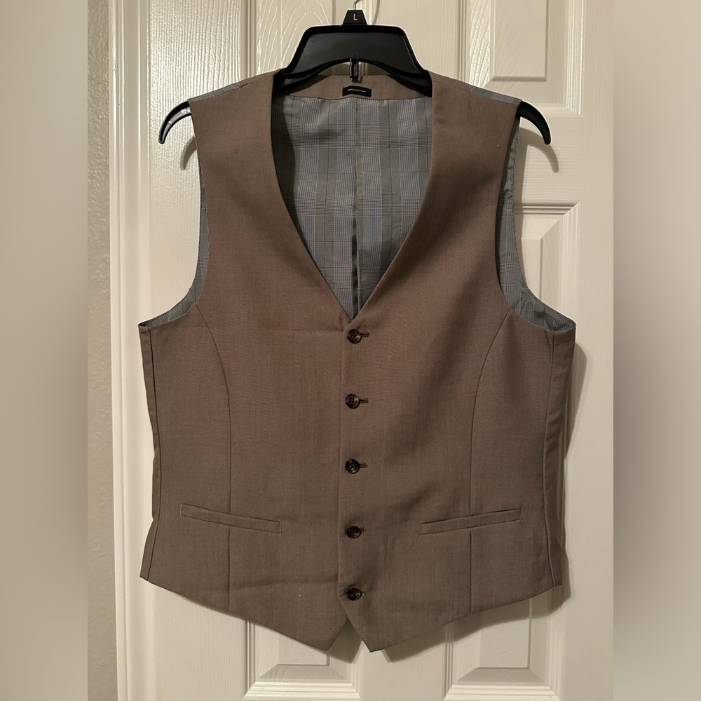 Slim khaki vest